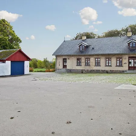 Faarevejlegaard